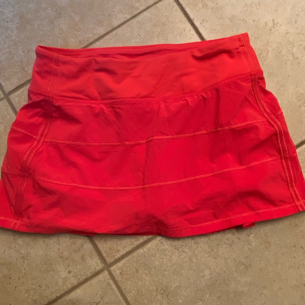 Lululemon Pace skirt in bright pink